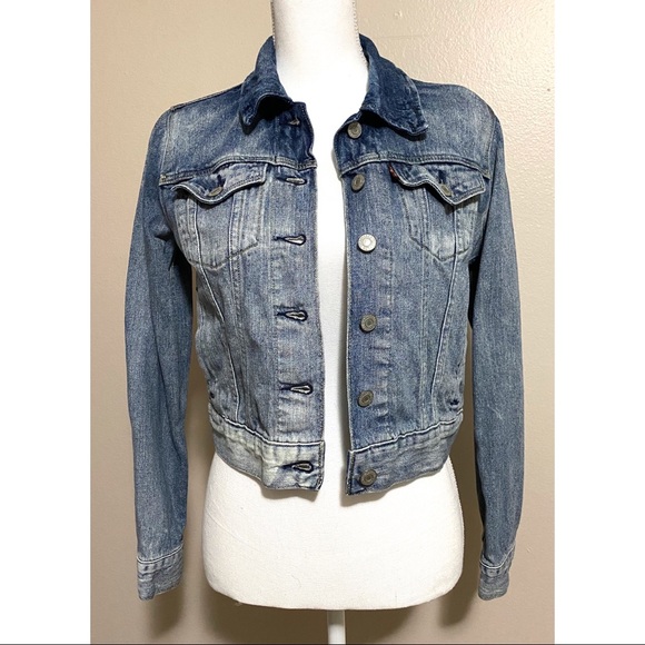 Levi’s Jean Jacket - Picture 3 of 11